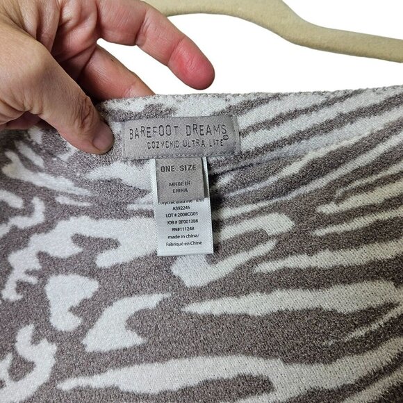 Barefoot Dreams CozyChic Ultra Lite Animal Print Poncho Pull Over Soft Plush OS - Picture 2 of 9